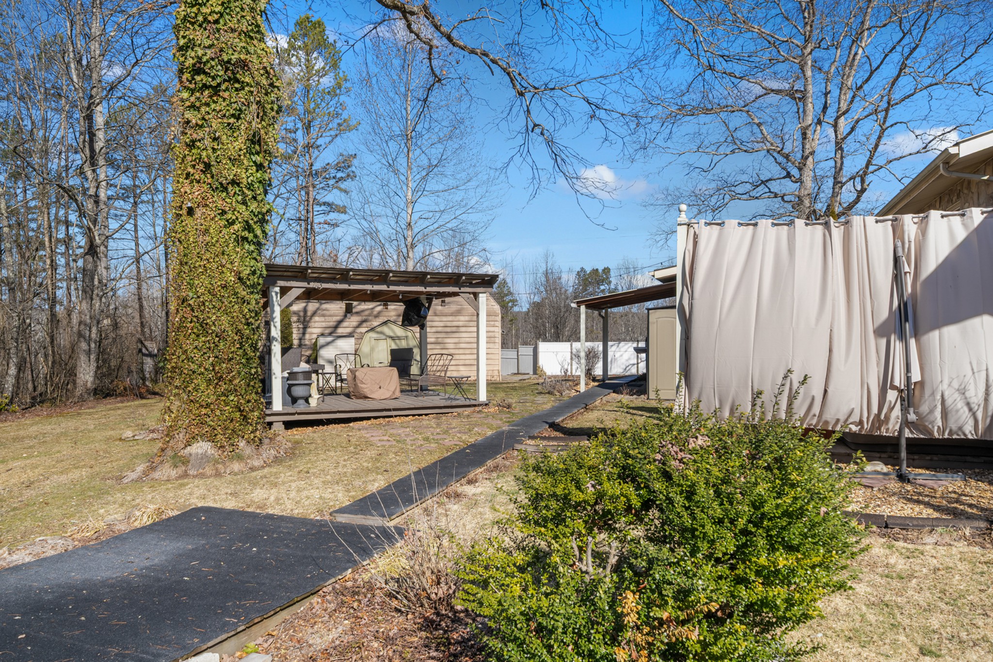 104 Brown Ln