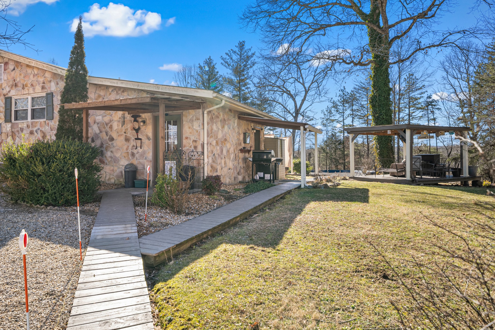 104 Brown Ln