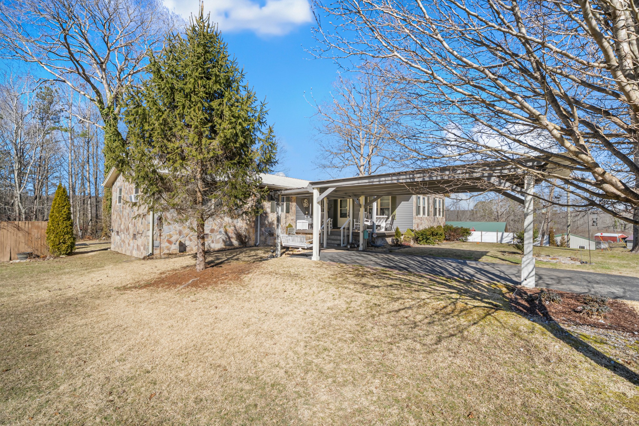 104 Brown Ln