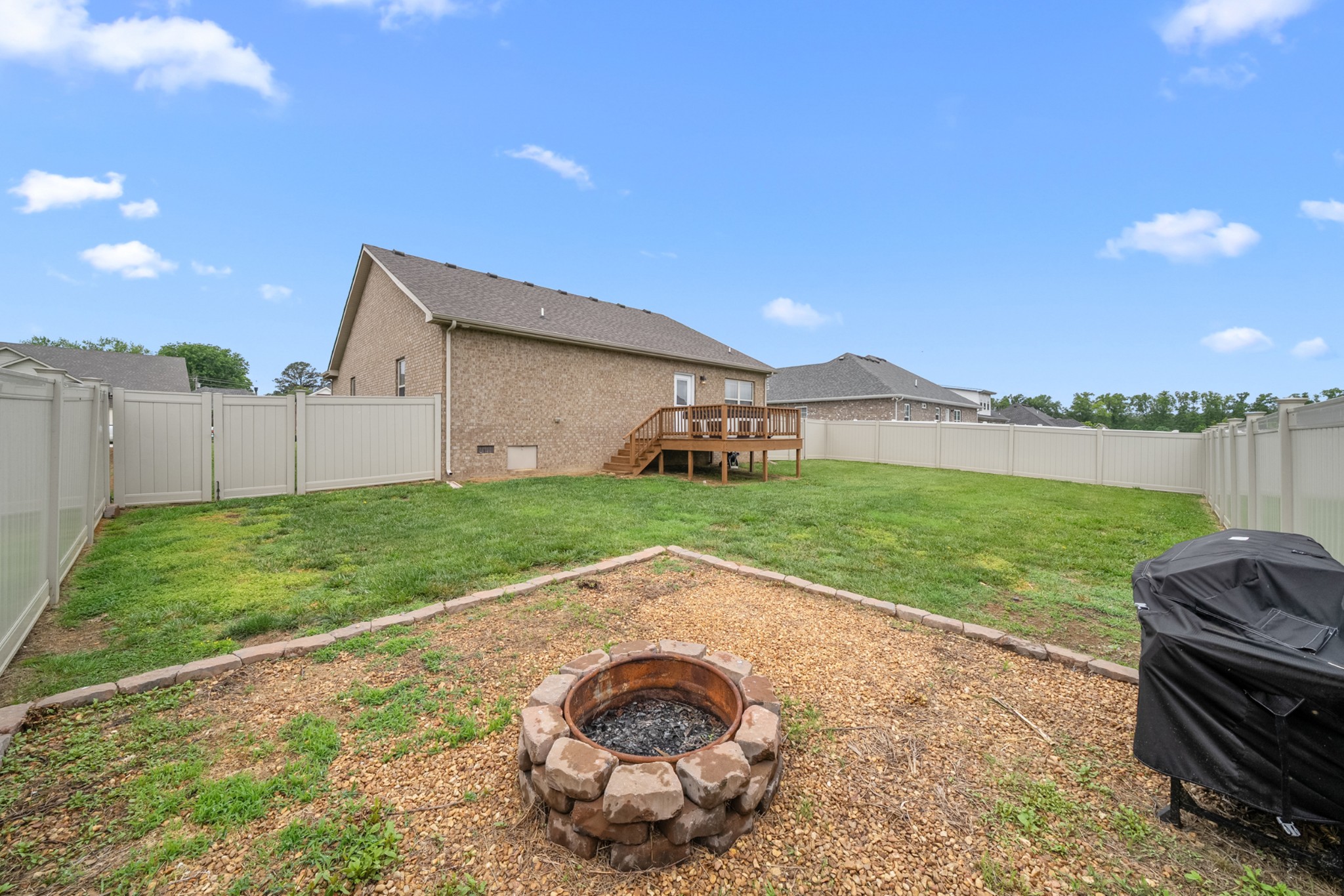 40 Daffodil Dr