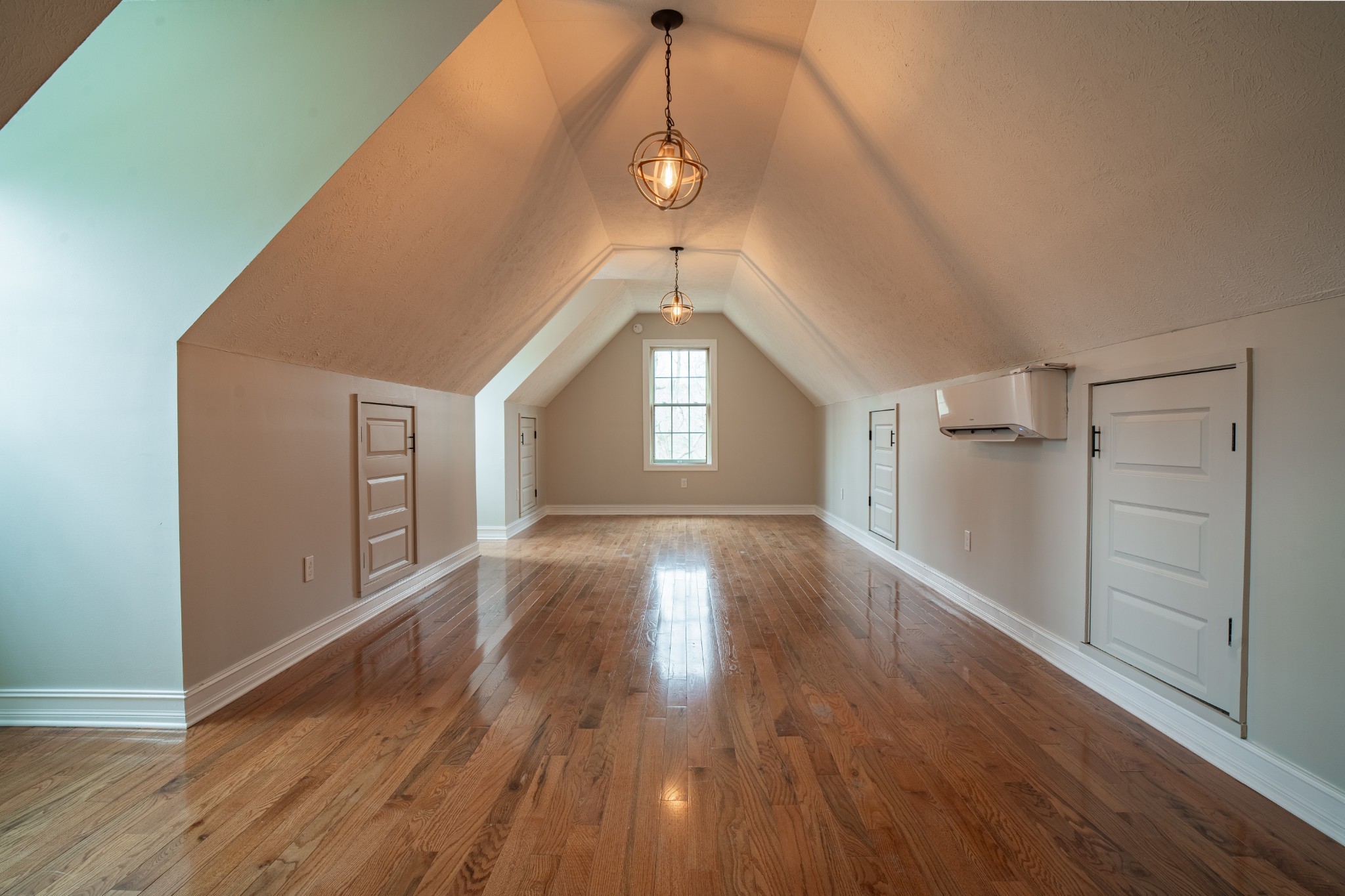 550 Laurel Crown Rd