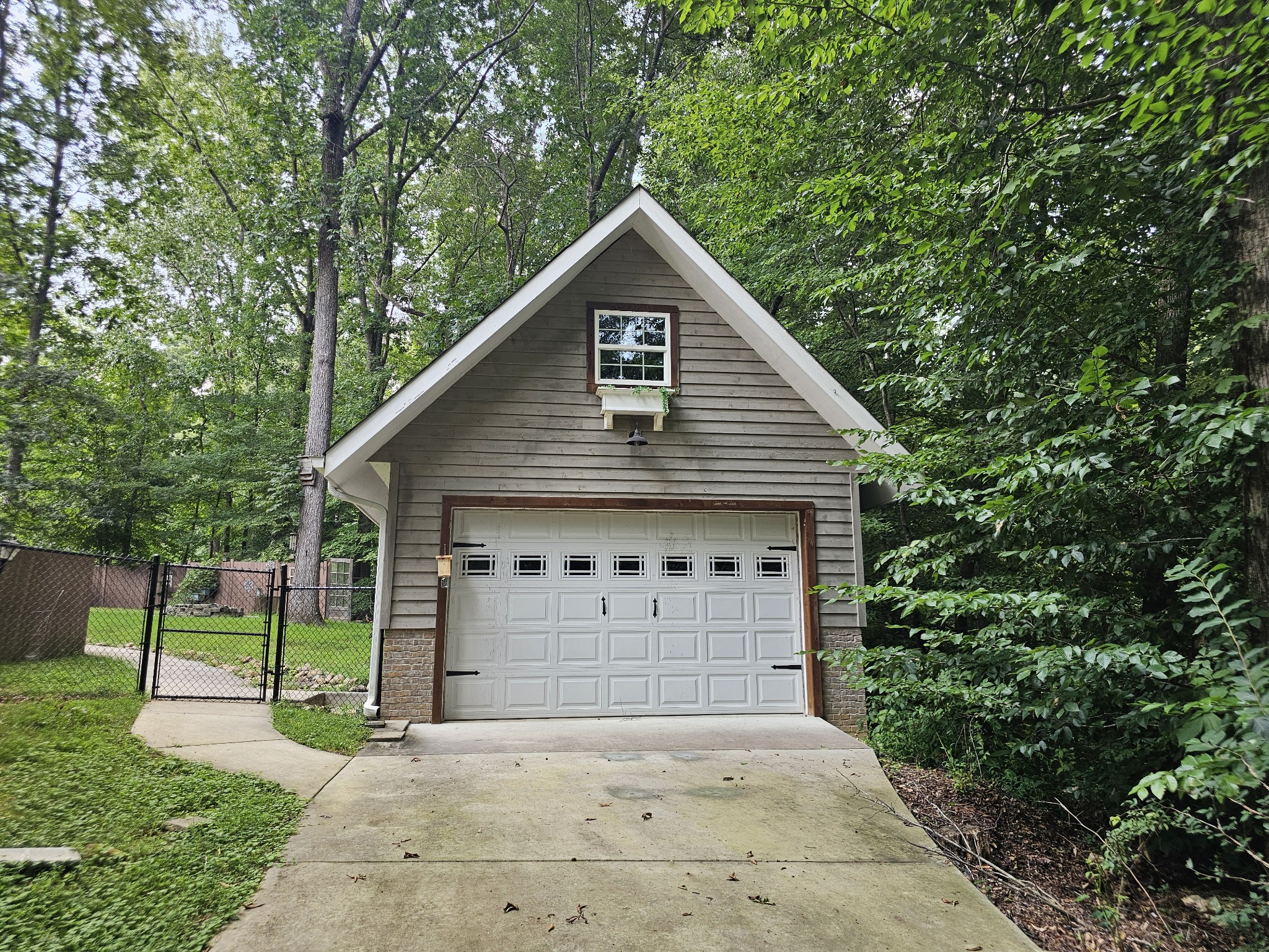 550 Laurel Crown Rd