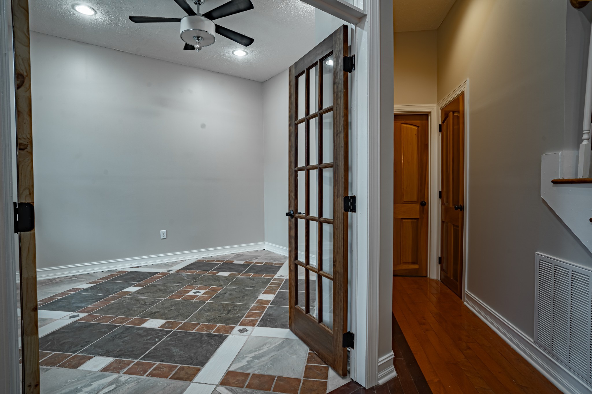 550 Laurel Crown Rd