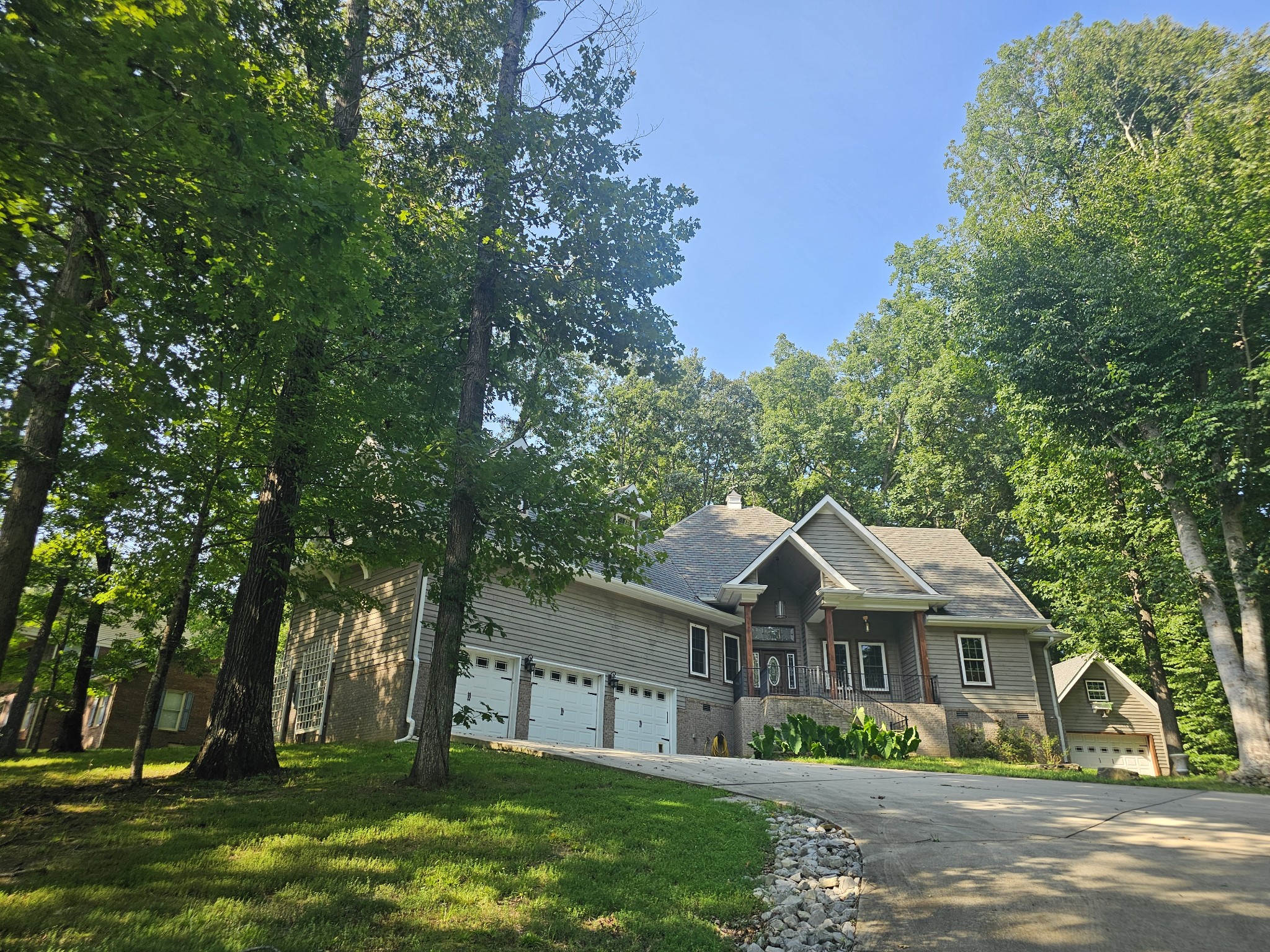 550 Laurel Crown Rd