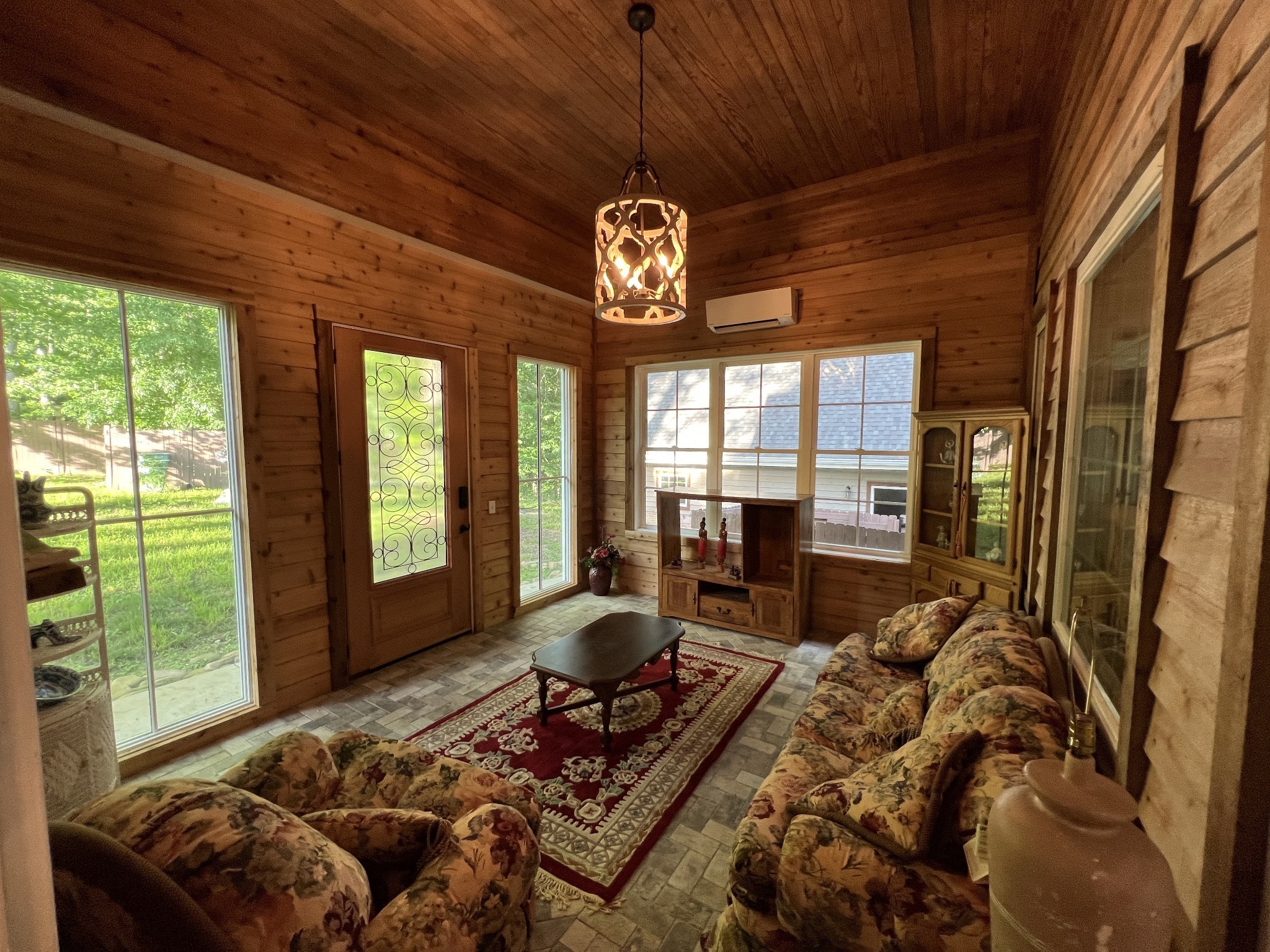 550 Laurel Crown Rd