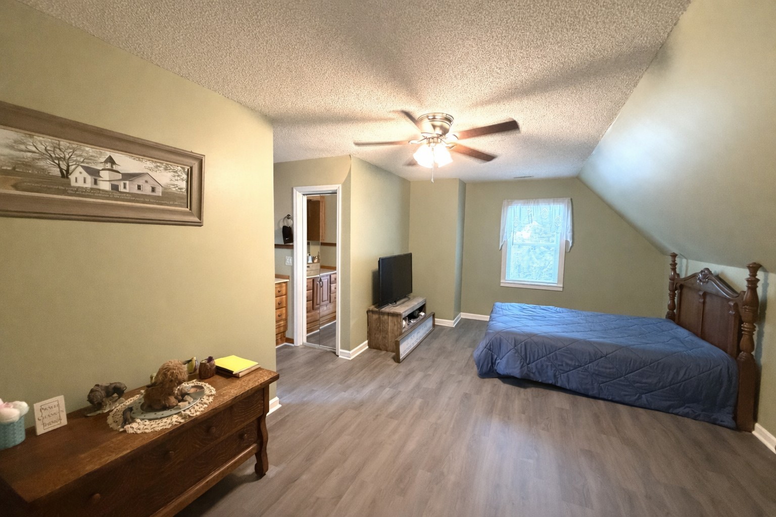 400 Sharondale Dr