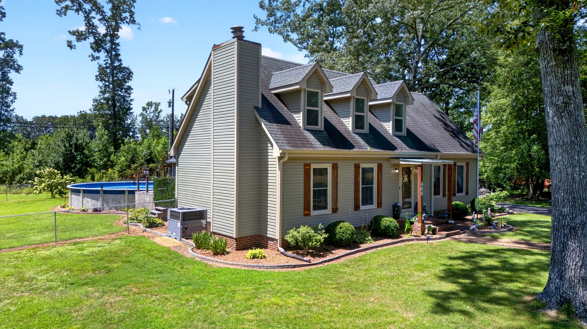 400 Sharondale Dr