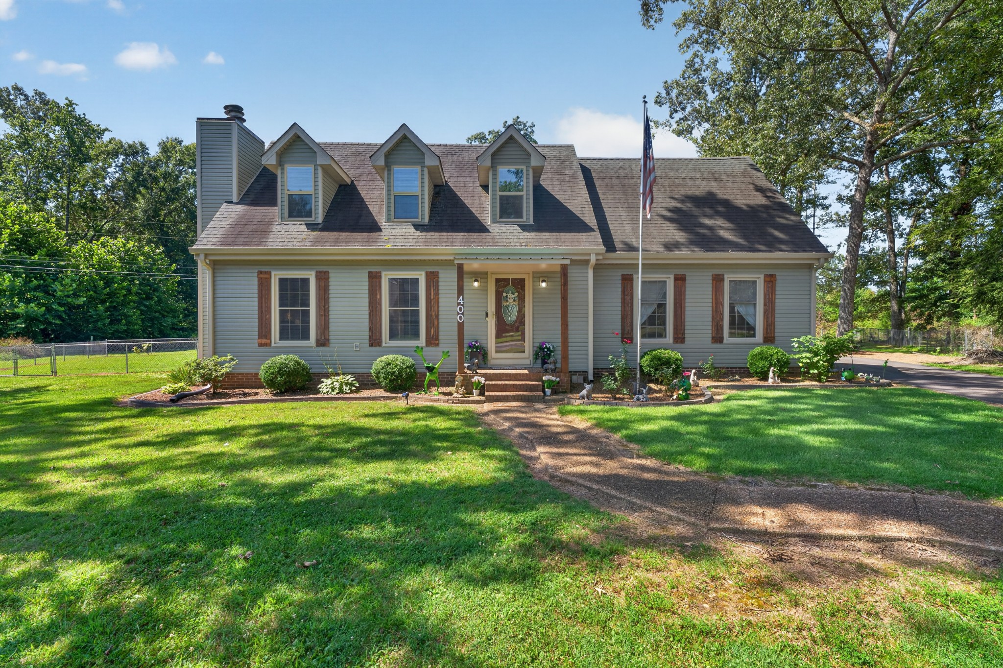 400 Sharondale Dr