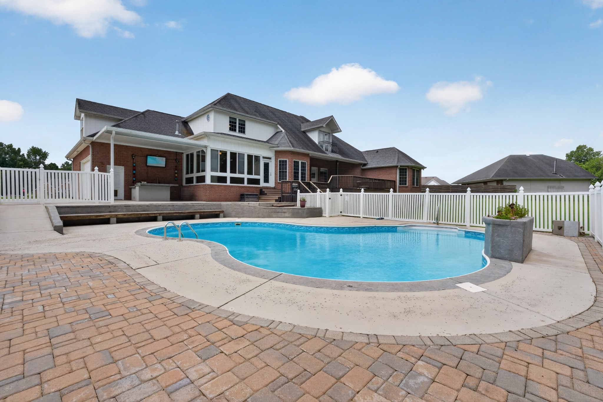 104 Williams Ct