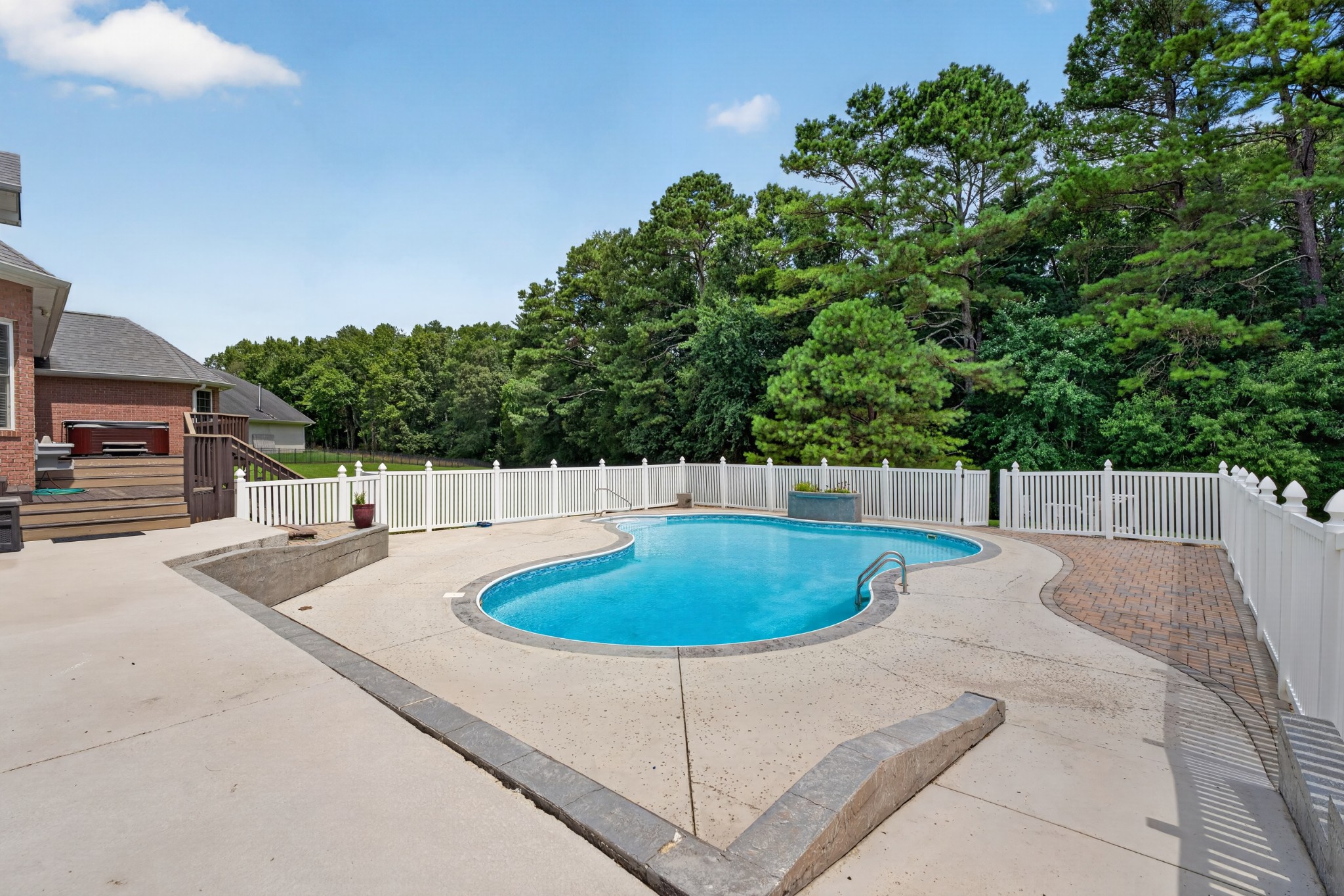 104 Williams Ct