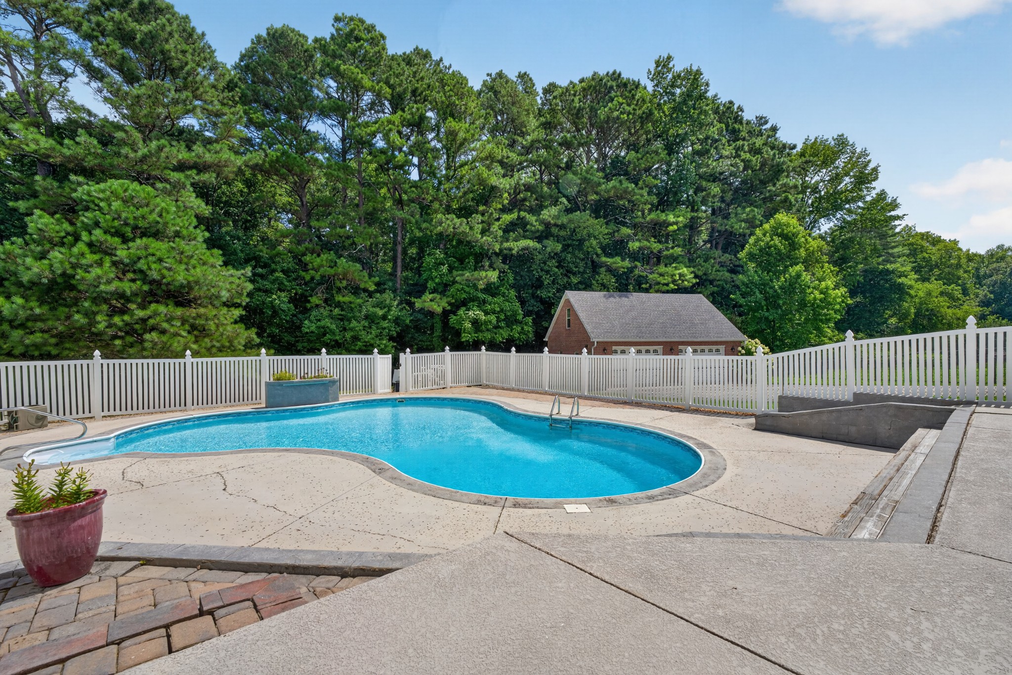 104 Williams Ct