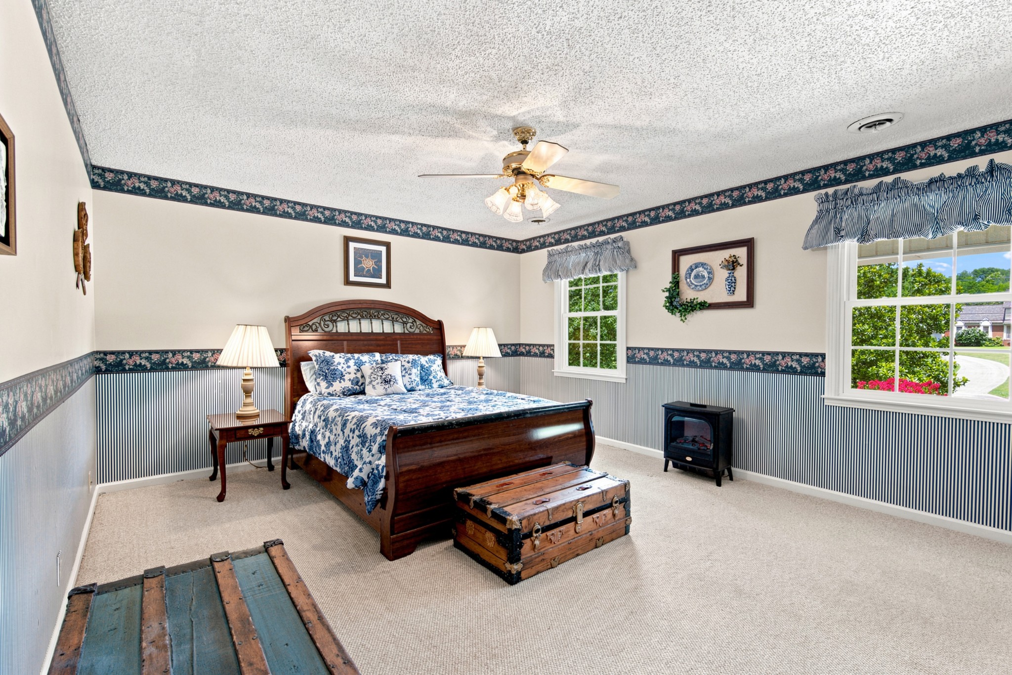1004 Longview Dr