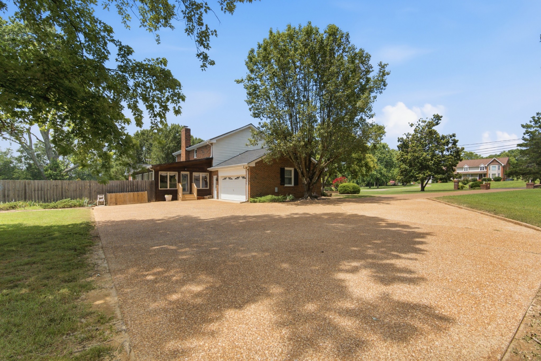 1004 Longview Dr