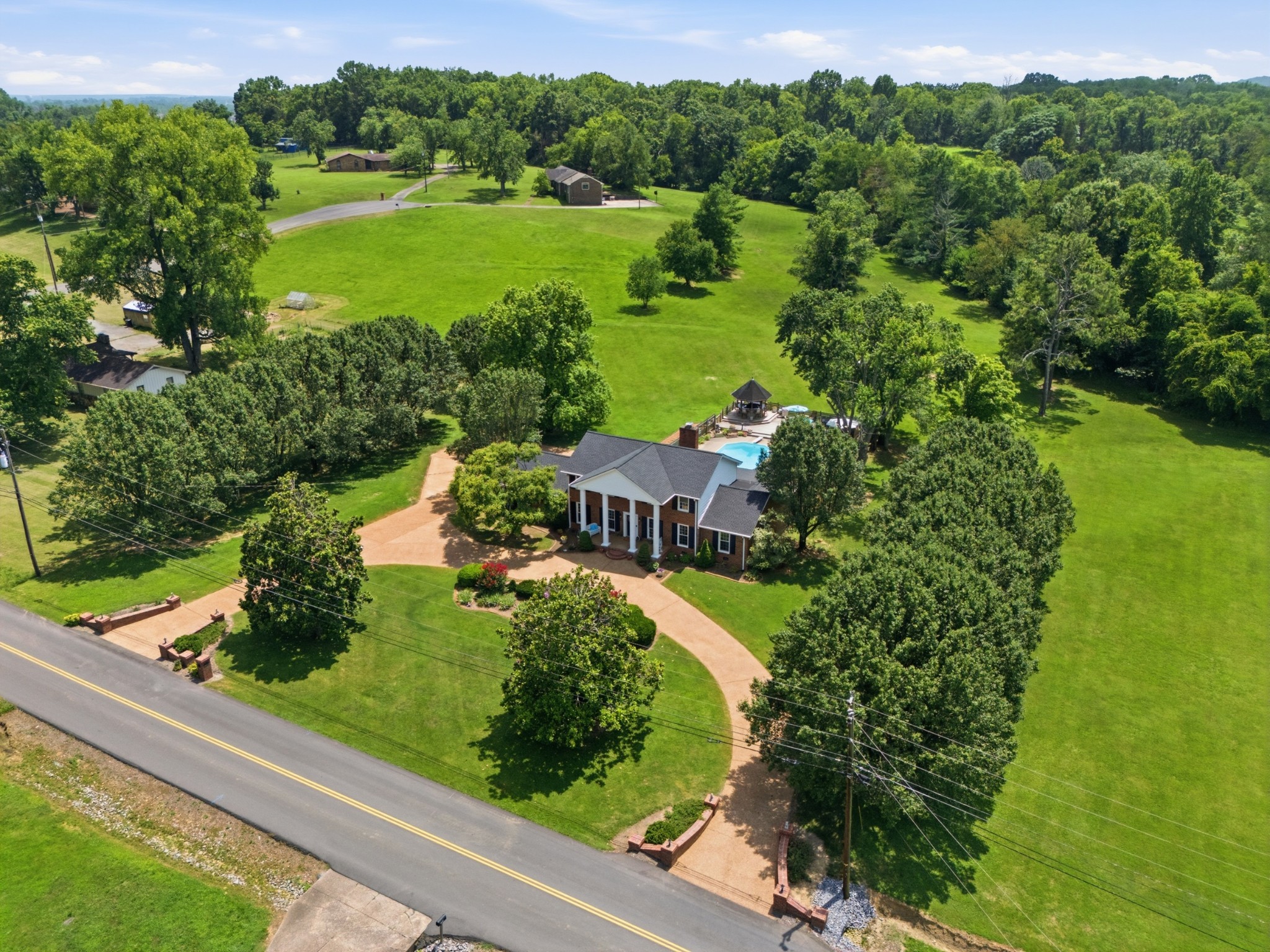 1004 Longview Dr