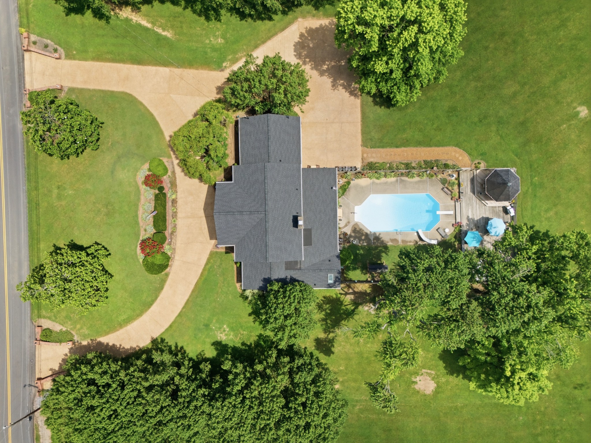 1004 Longview Dr