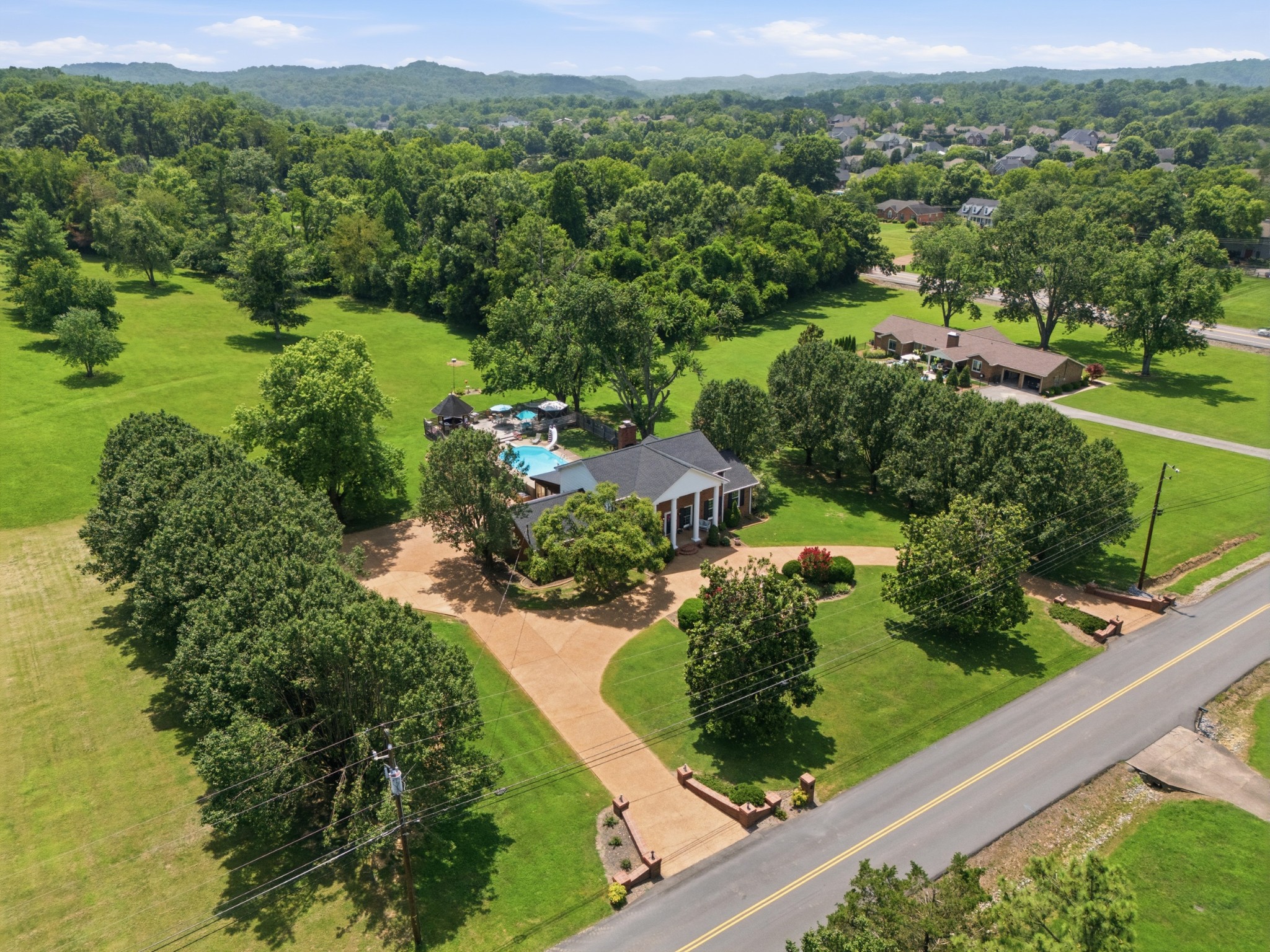 1004 Longview Dr