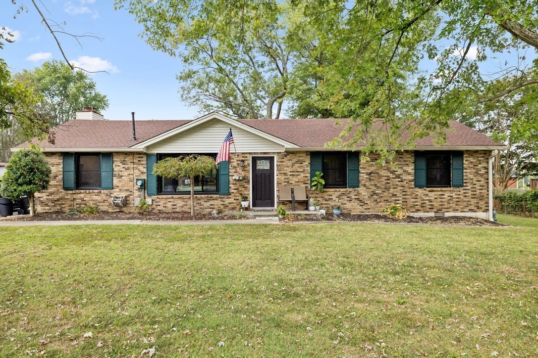 2210 Lynwood Dr