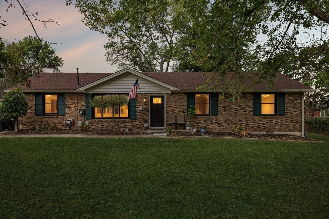 2210 Lynwood Dr