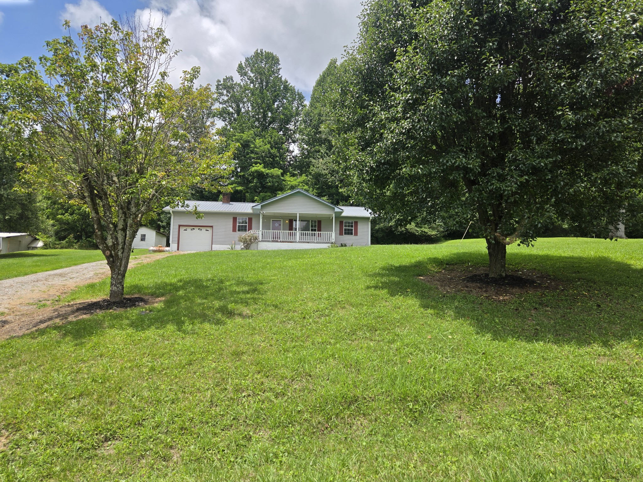 193 W Lee Dr