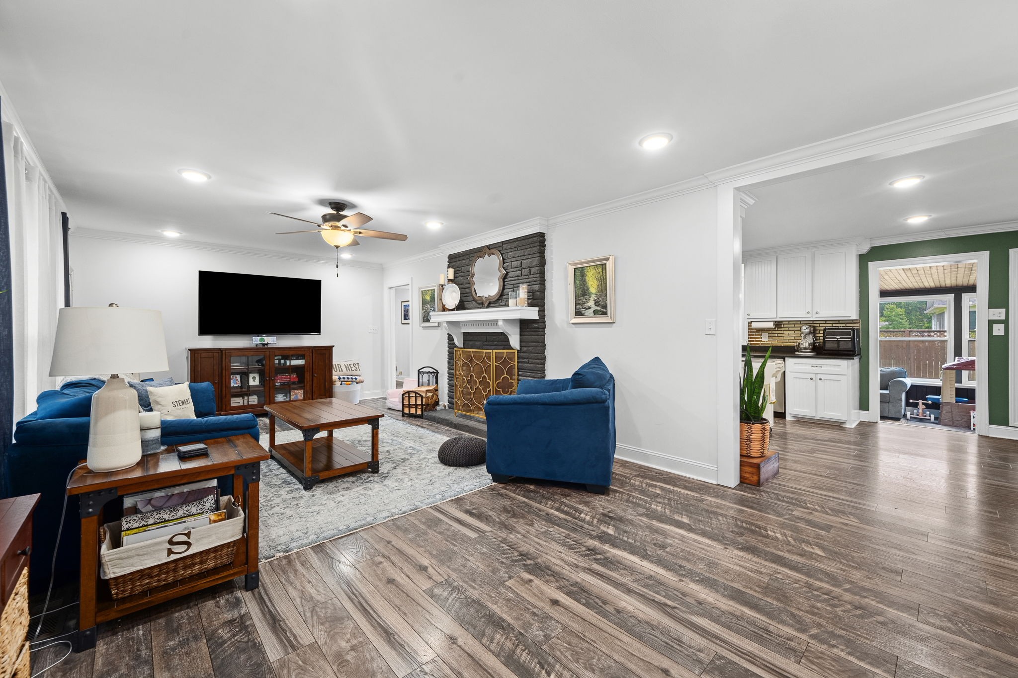 805 Forrest Dr