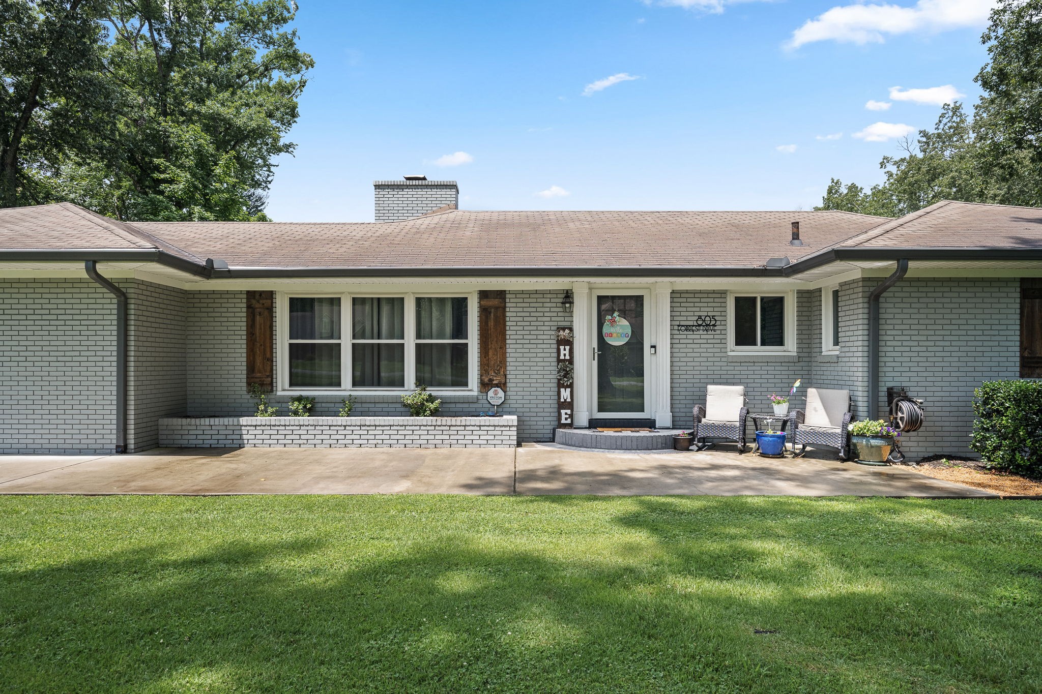 805 Forrest Dr