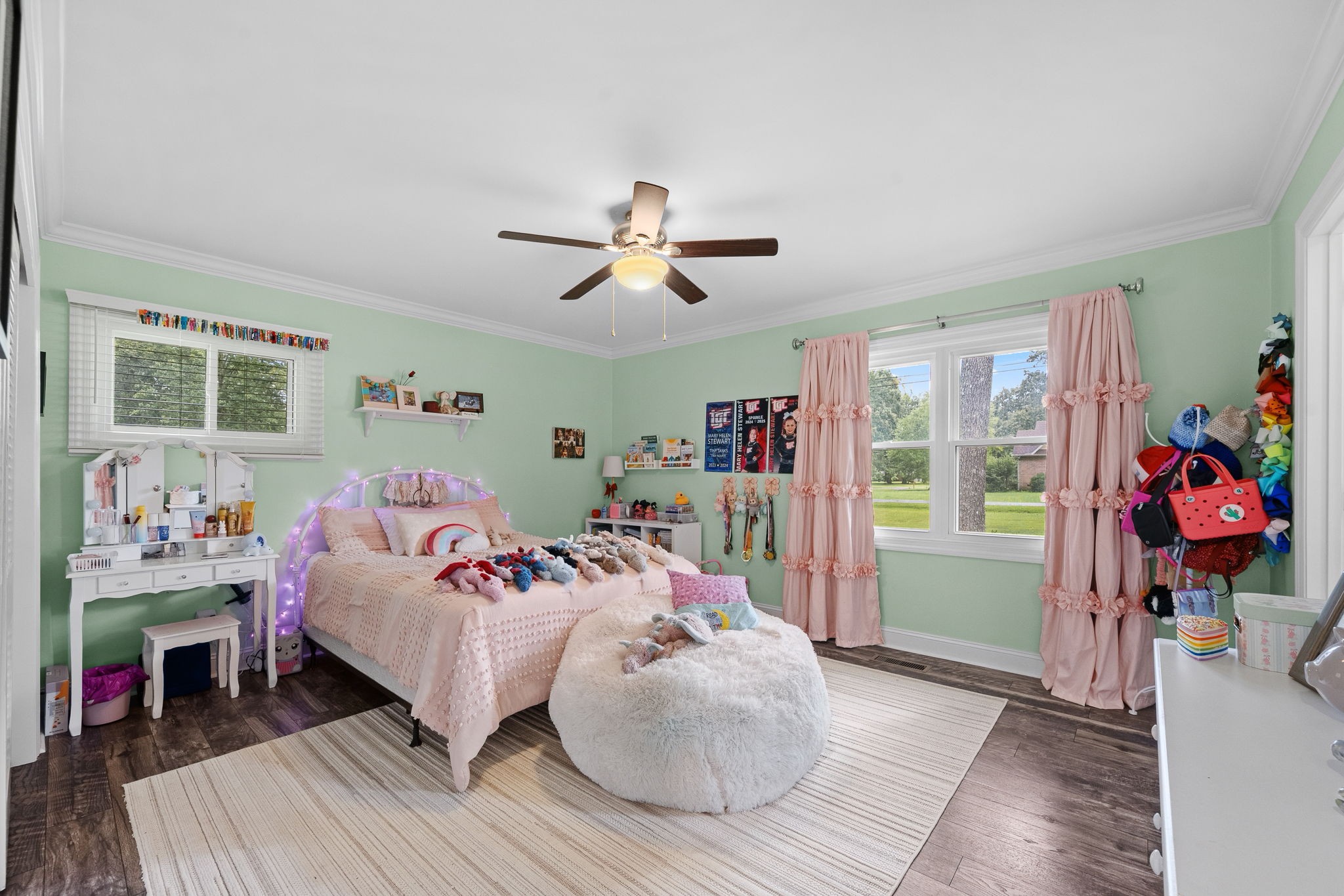 805 Forrest Dr