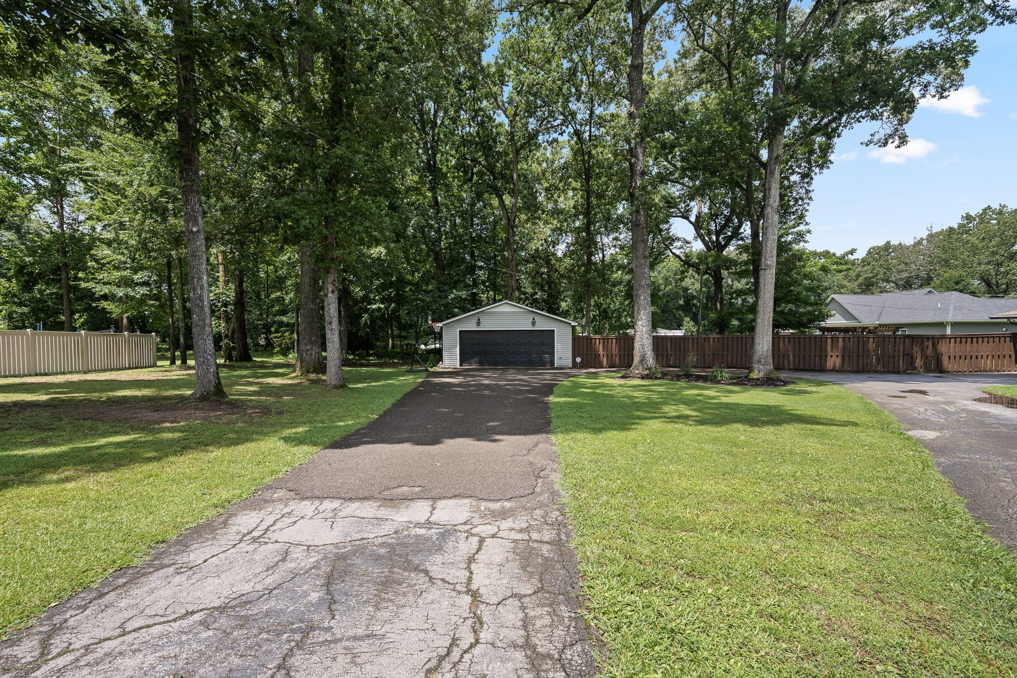 805 Forrest Dr