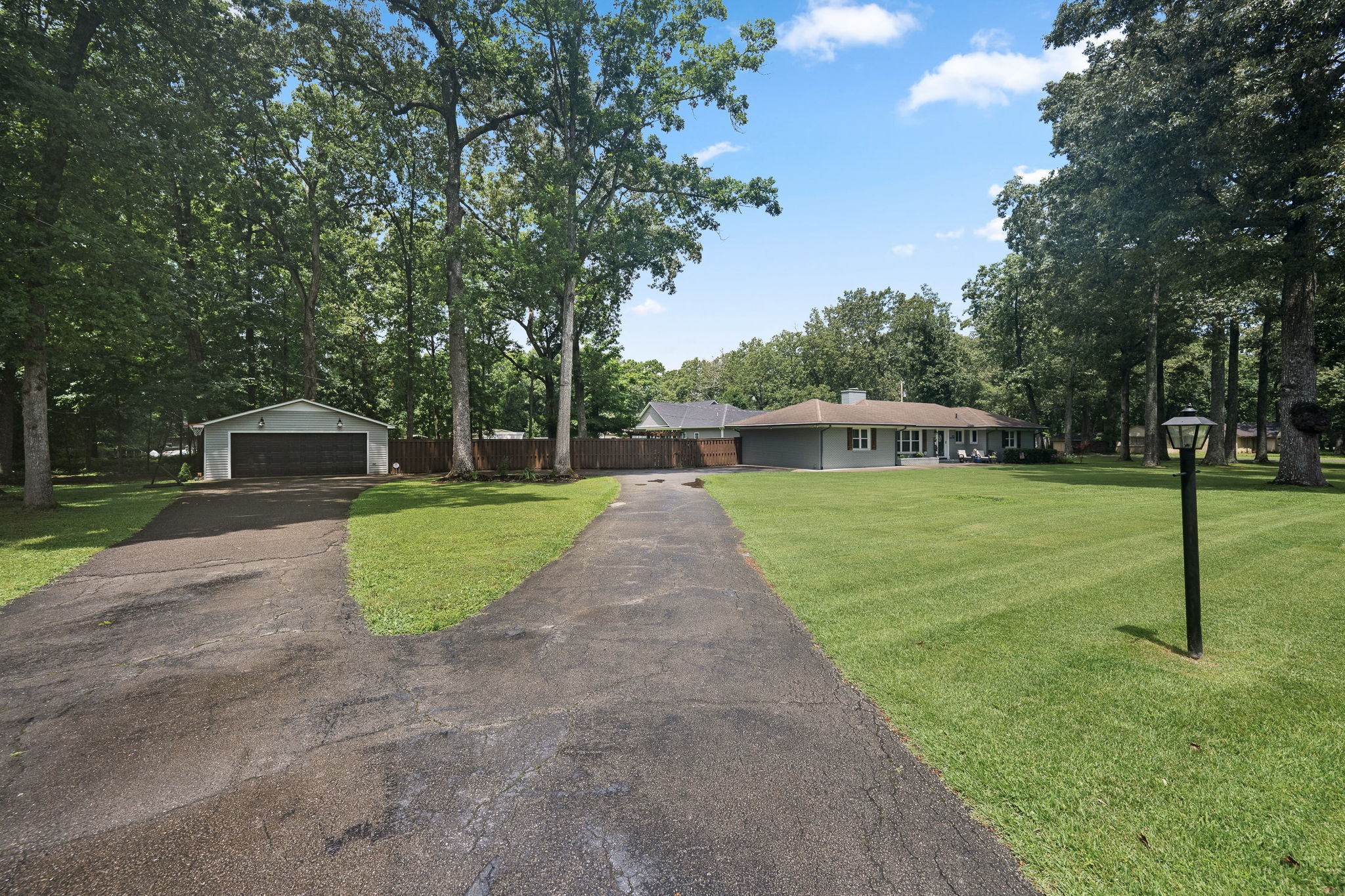 805 Forrest Dr