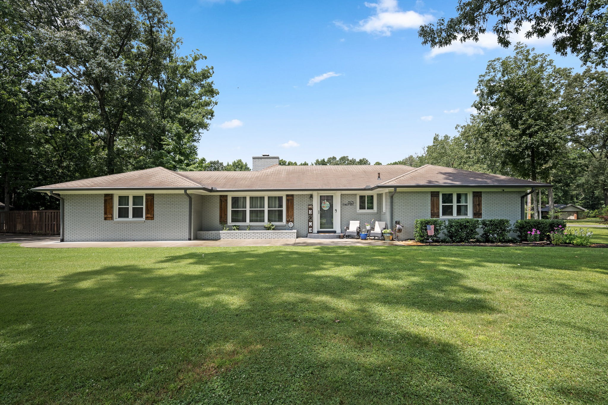 805 Forrest Dr