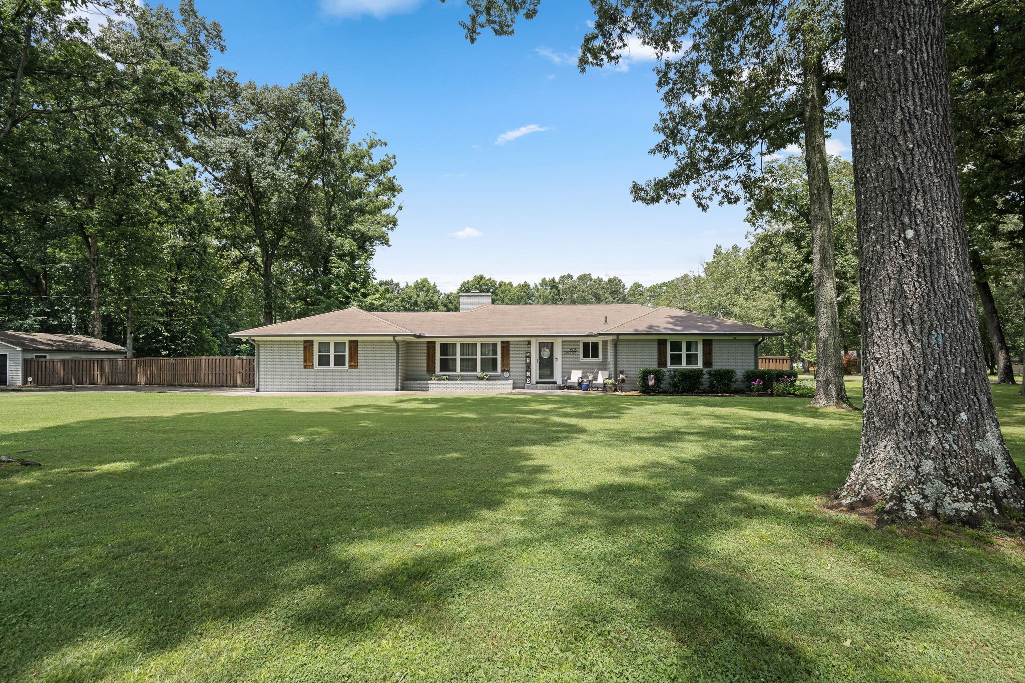 805 Forrest Dr