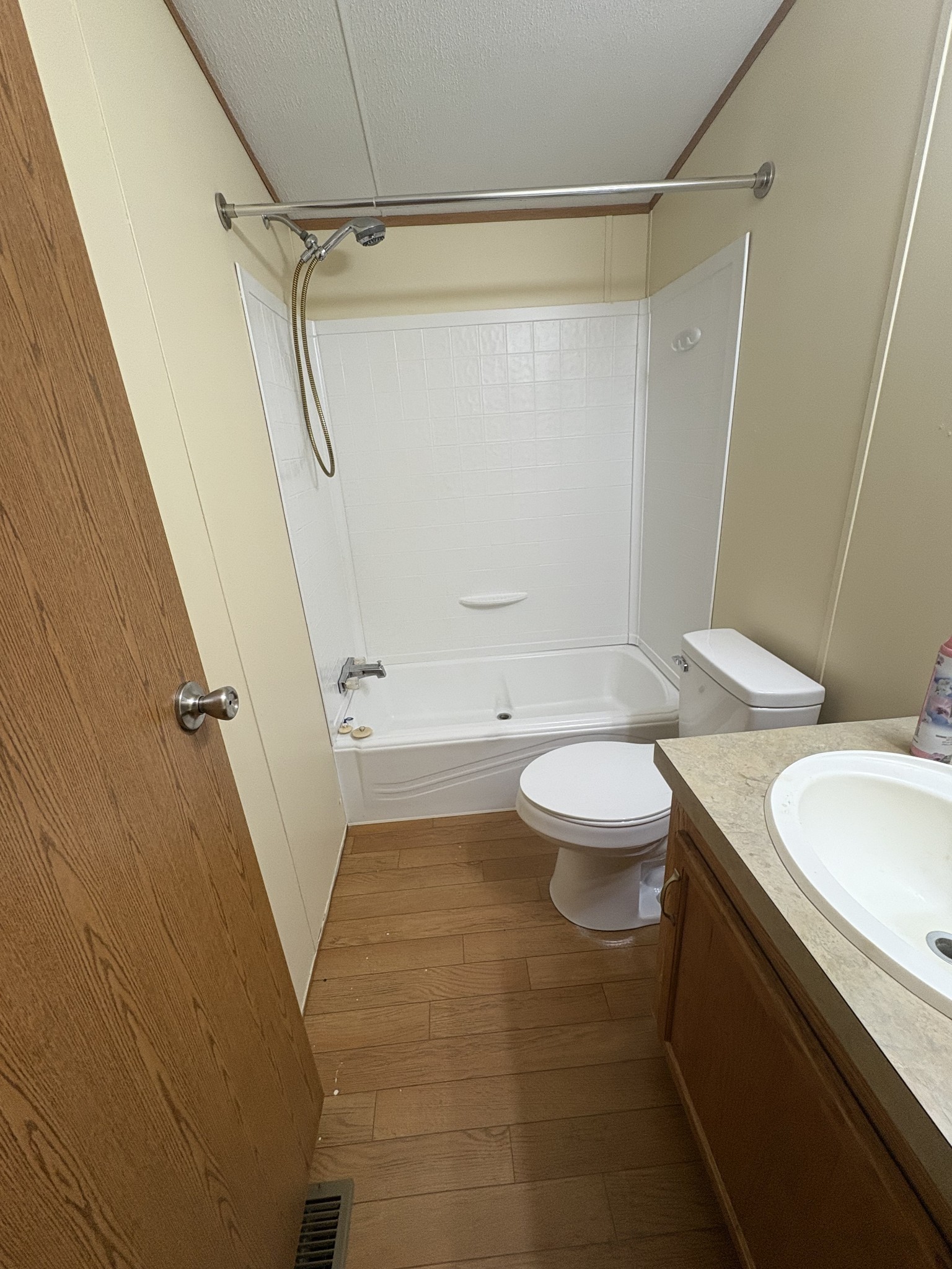 131 Laurel Trl