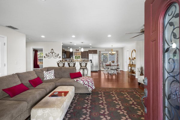 110 Elise Cir