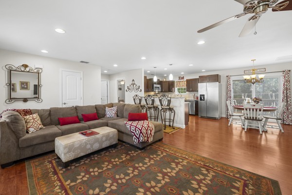 110 Elise Cir