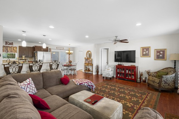 110 Elise Cir