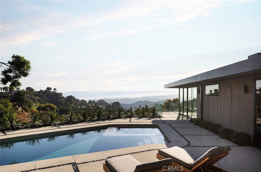 9015 Alto Cedro Drive