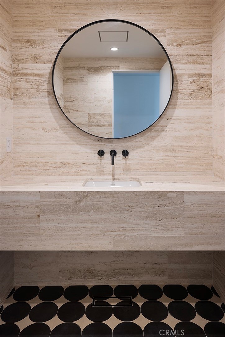 9015 Alto Cedro Drive