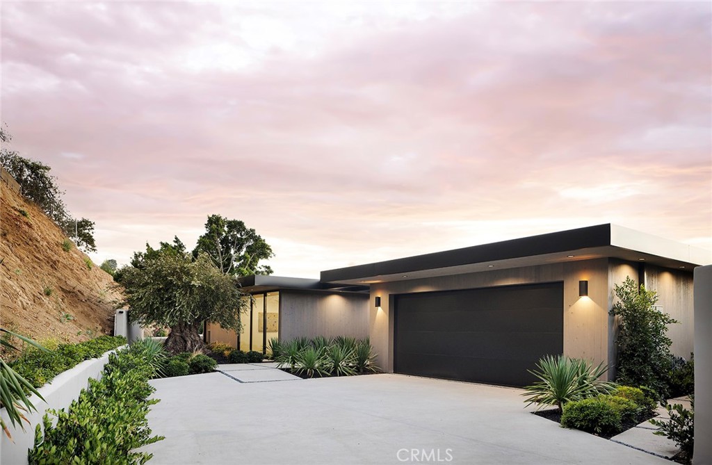 9015 Alto Cedro Drive