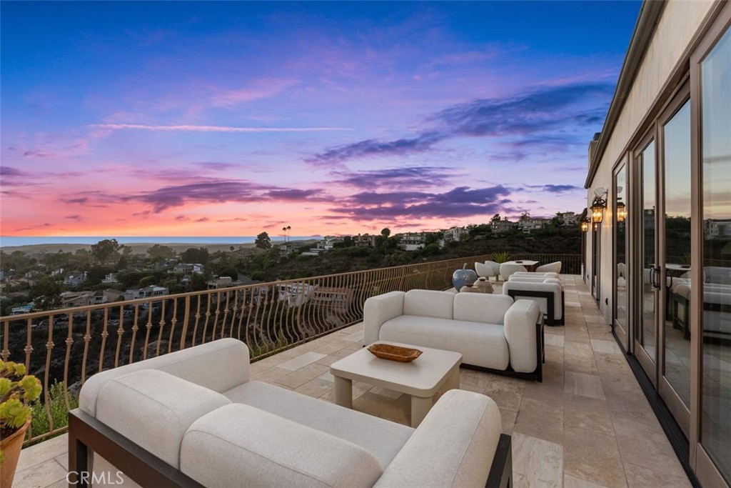 2516 Temple Hills Drive