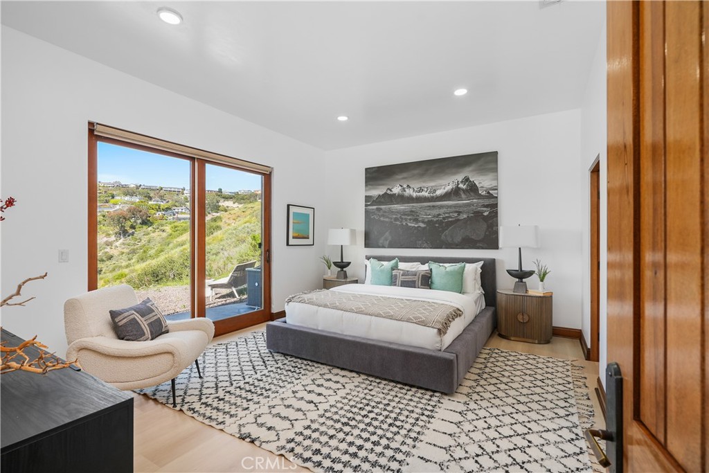 2516 Temple Hills Drive