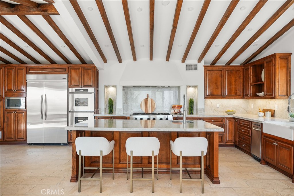 2516 Temple Hills Drive