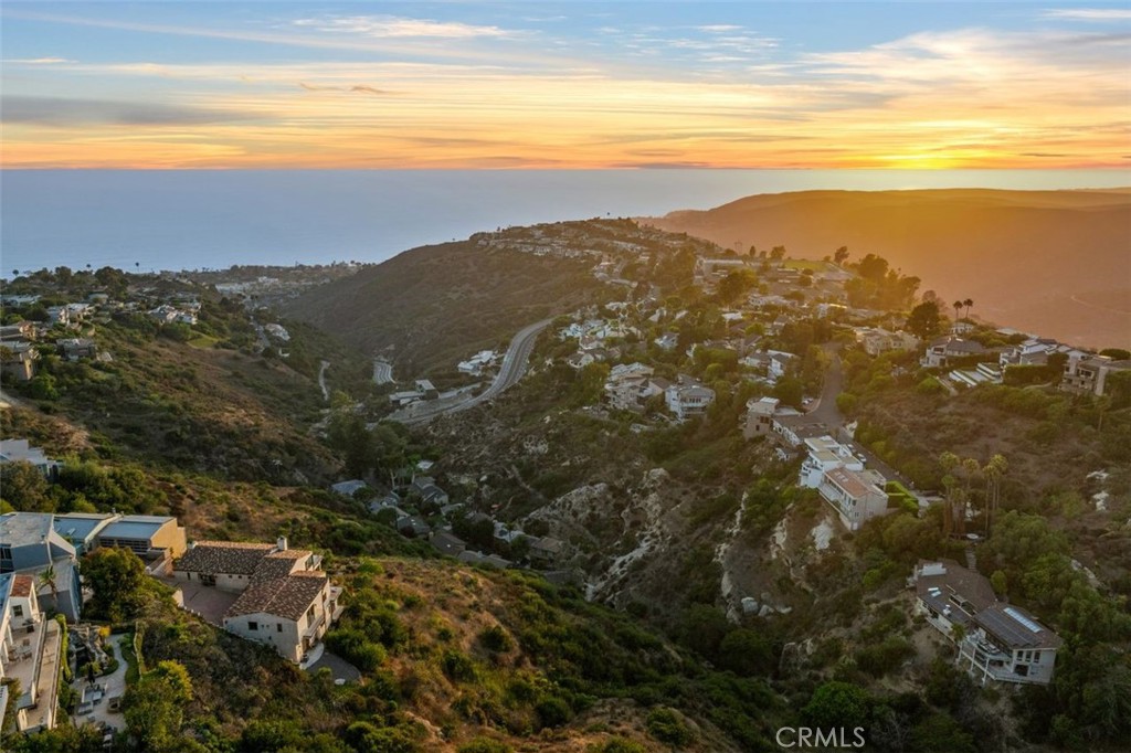 2516 Temple Hills Drive