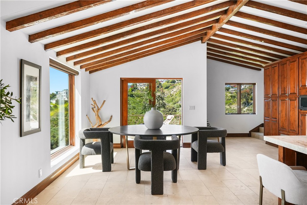 2516 Temple Hills Drive