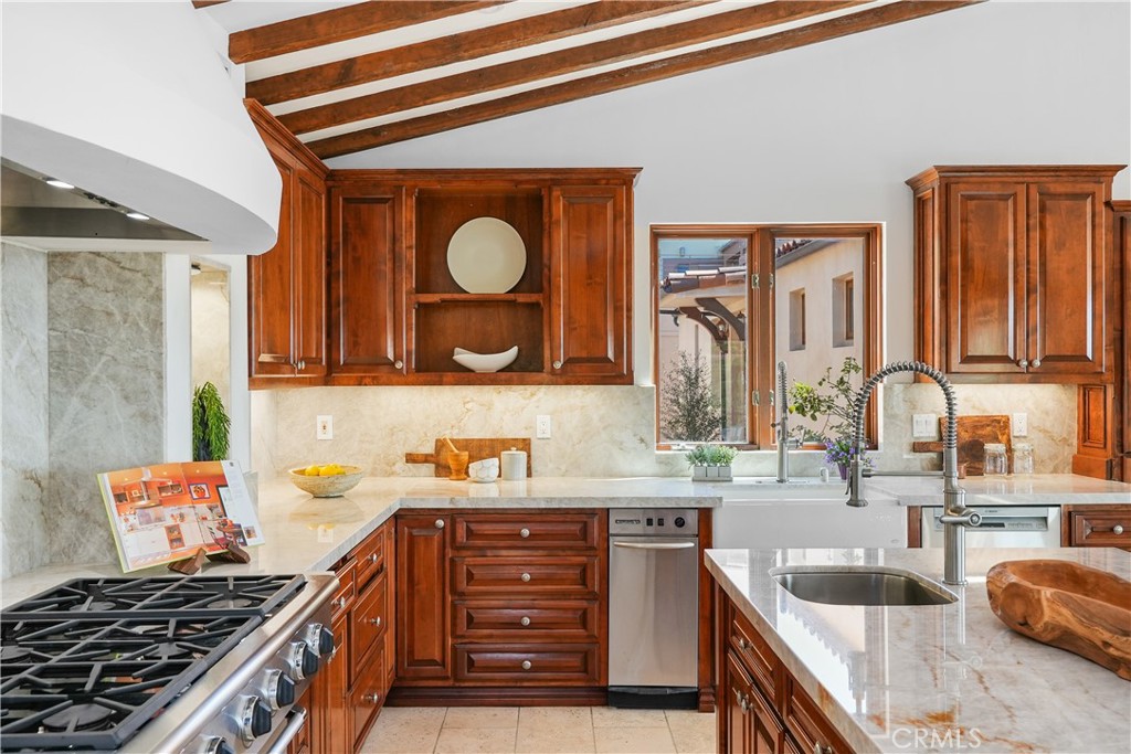 2516 Temple Hills Drive