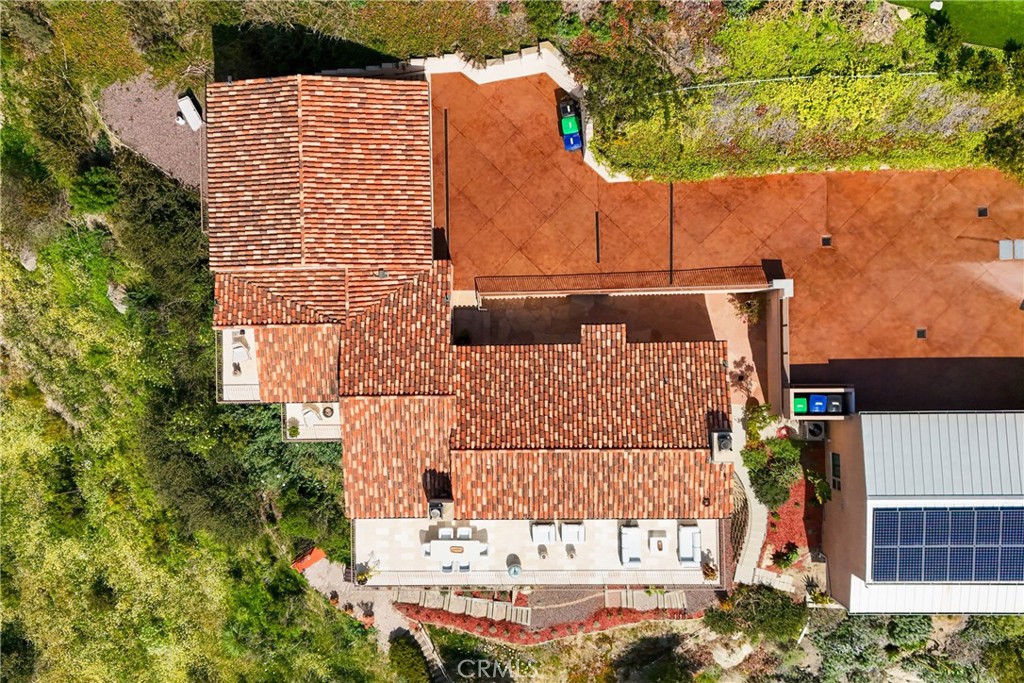 2516 Temple Hills Drive