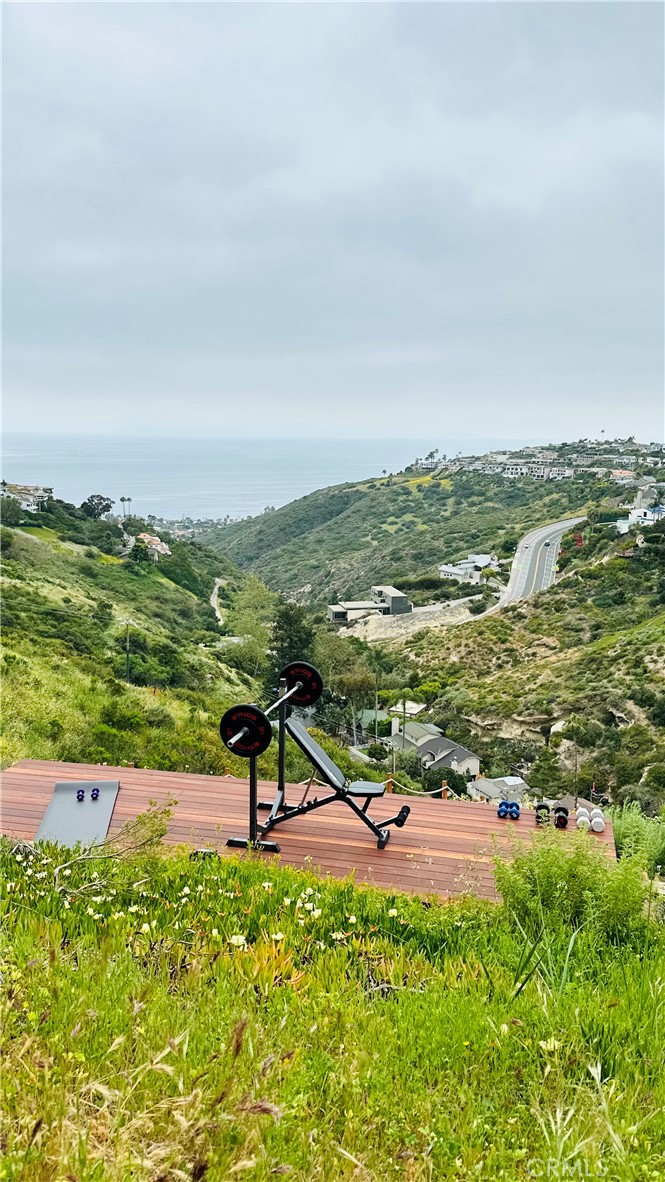 2516 Temple Hills Drive