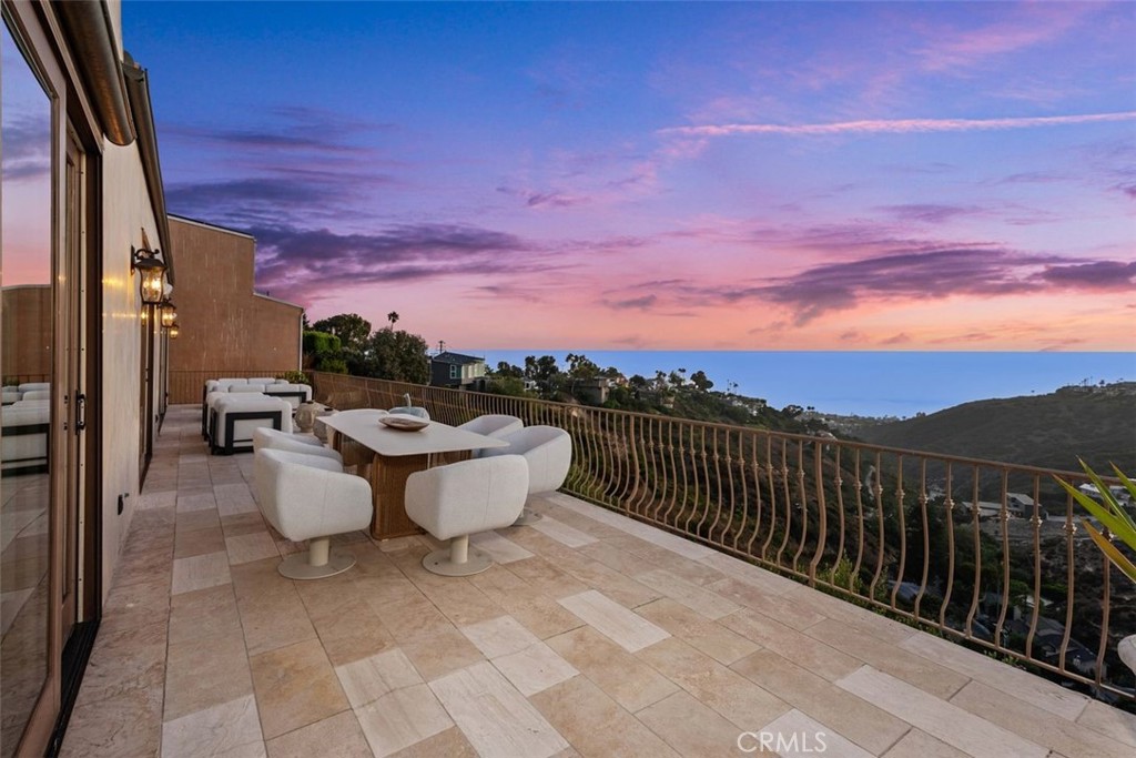 2516 Temple Hills Drive
