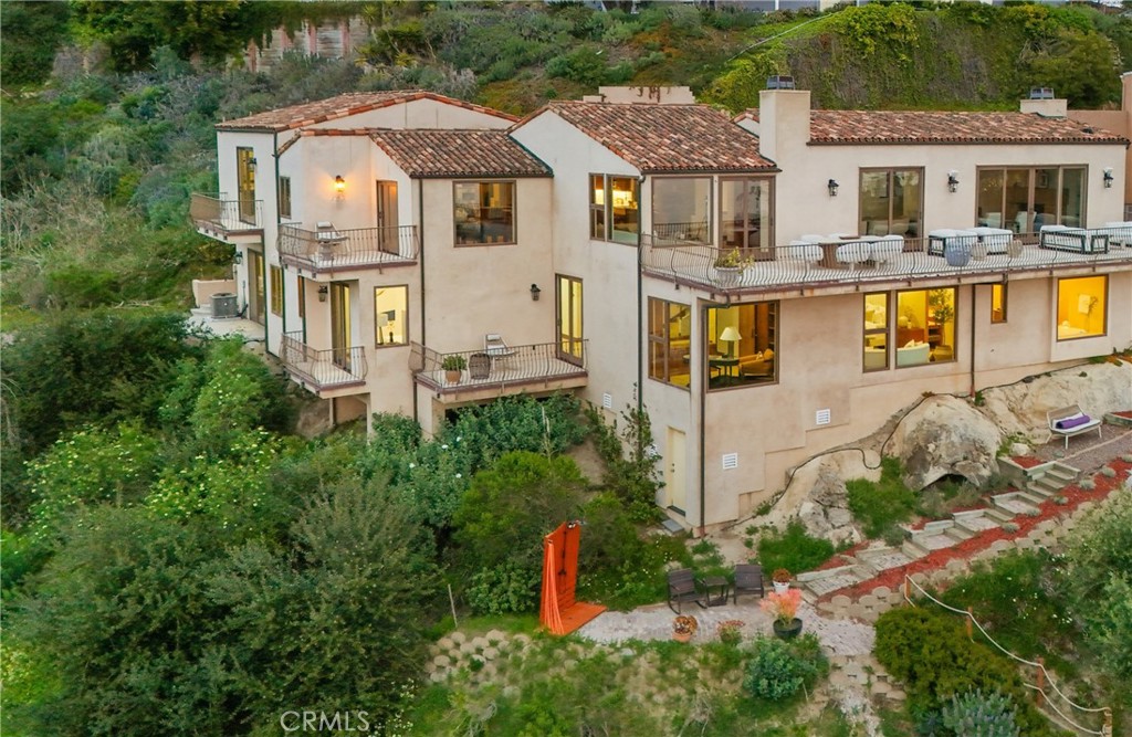 2516 Temple Hills Drive