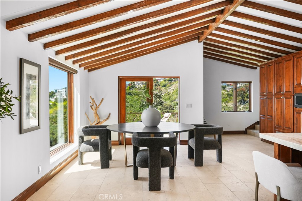 2516 Temple Hills Drive