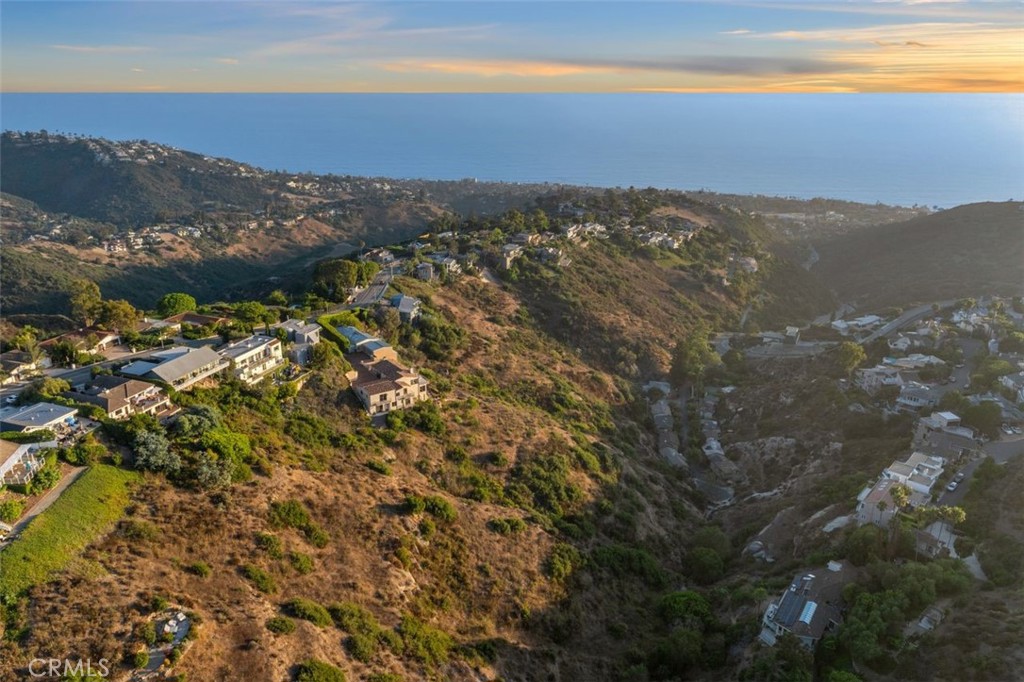 2516 Temple Hills Drive