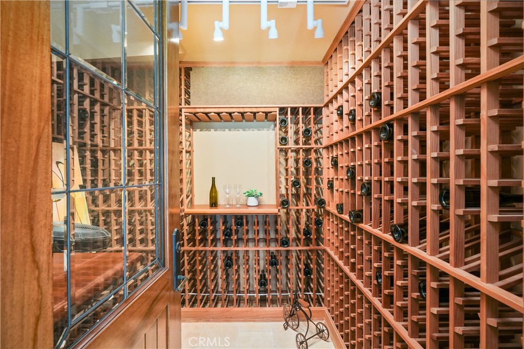 2516 Temple Hills Drive